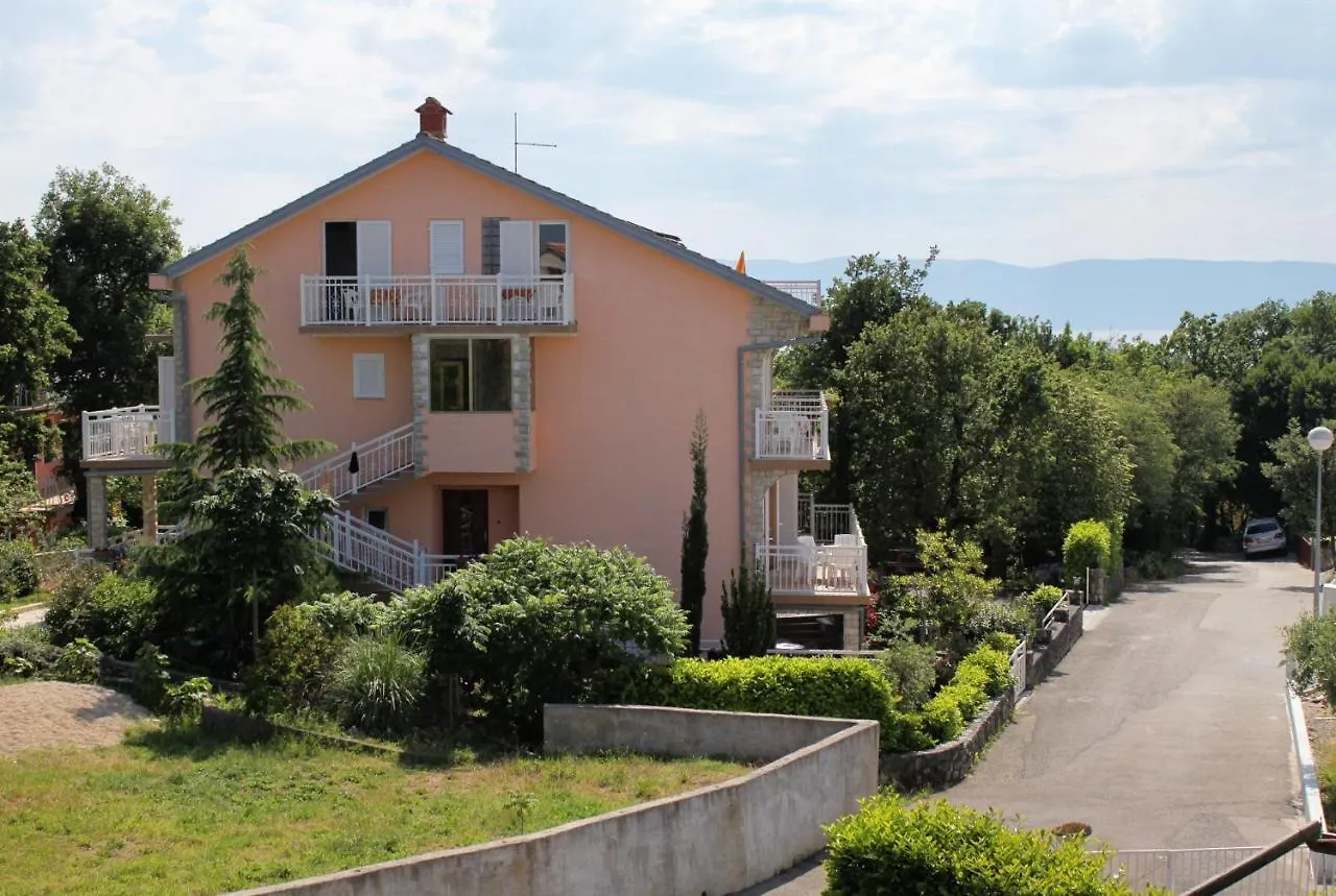 Apartment Njivice 5398A