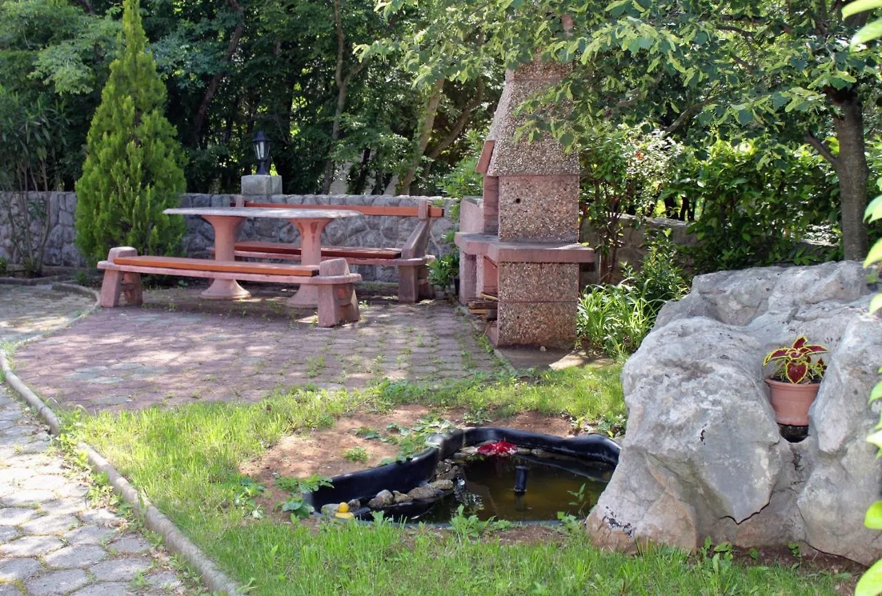 Apartment Njivice 5398A