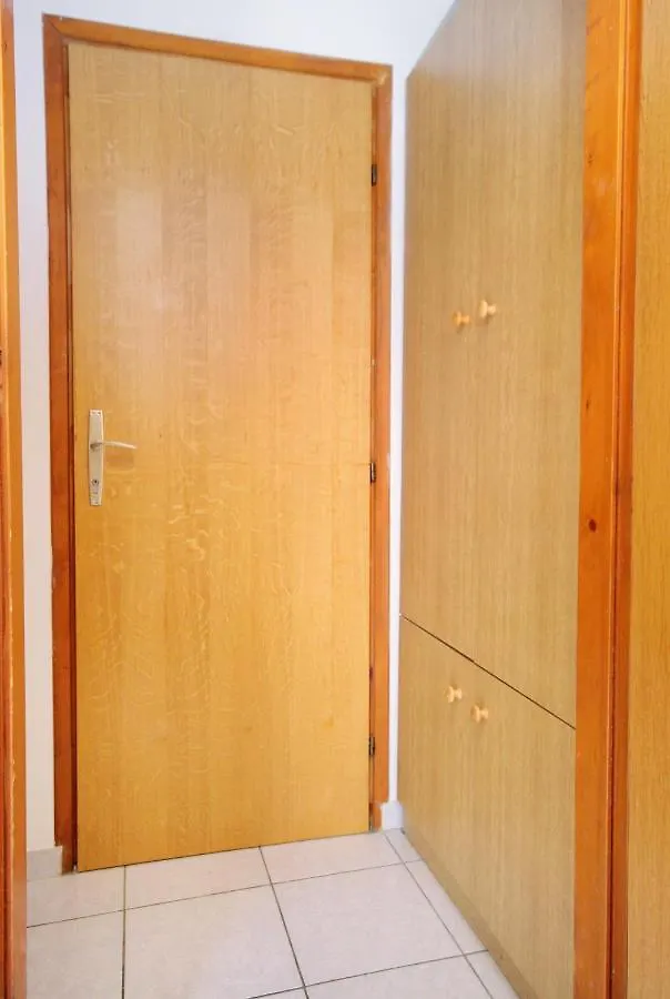 Apartment Njivice 5398A